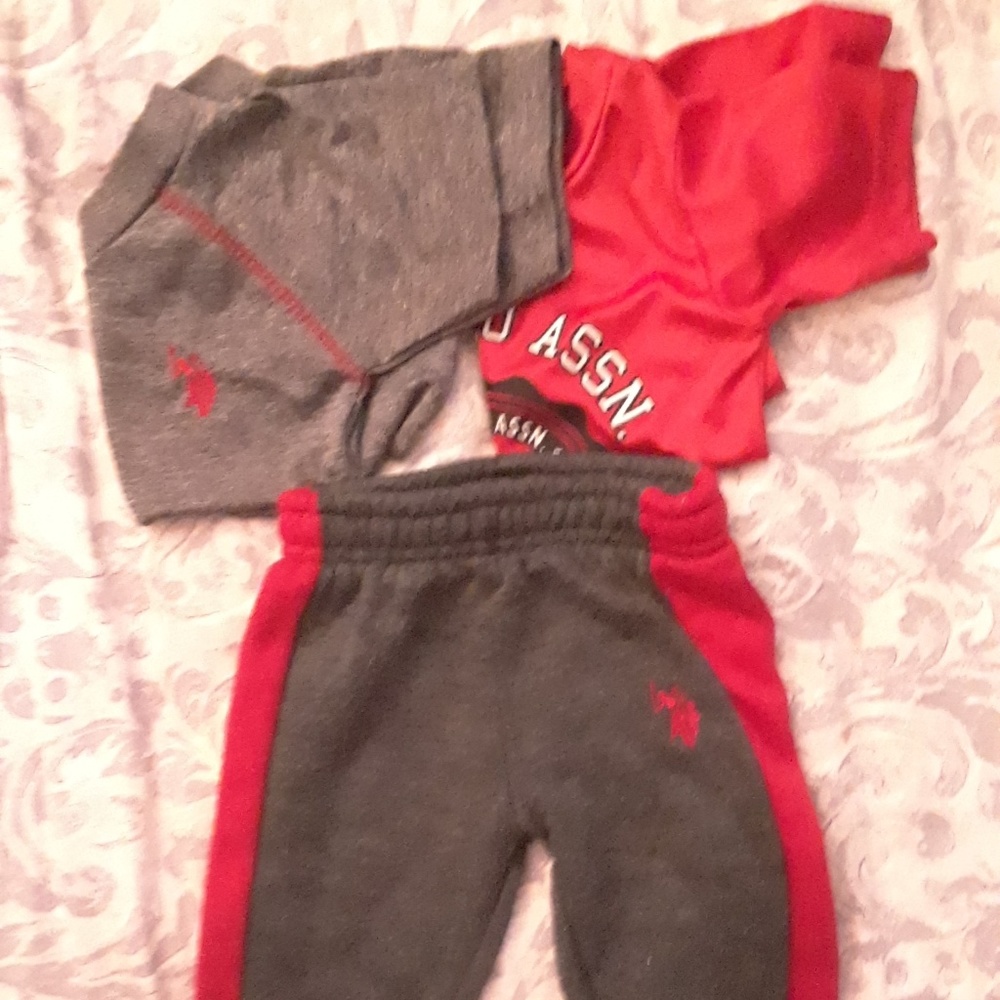LOT OF 3 POLO SHIRTS & SWEATPANTS 12 months  EUC!!
